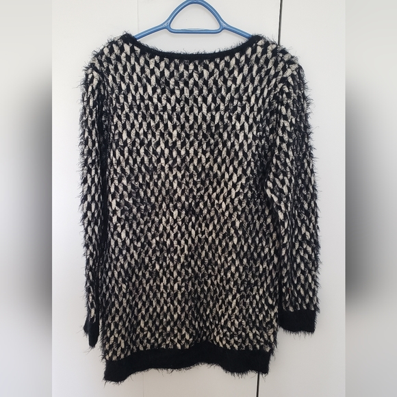 Ling sleeve sweater - Picture 2 of 2